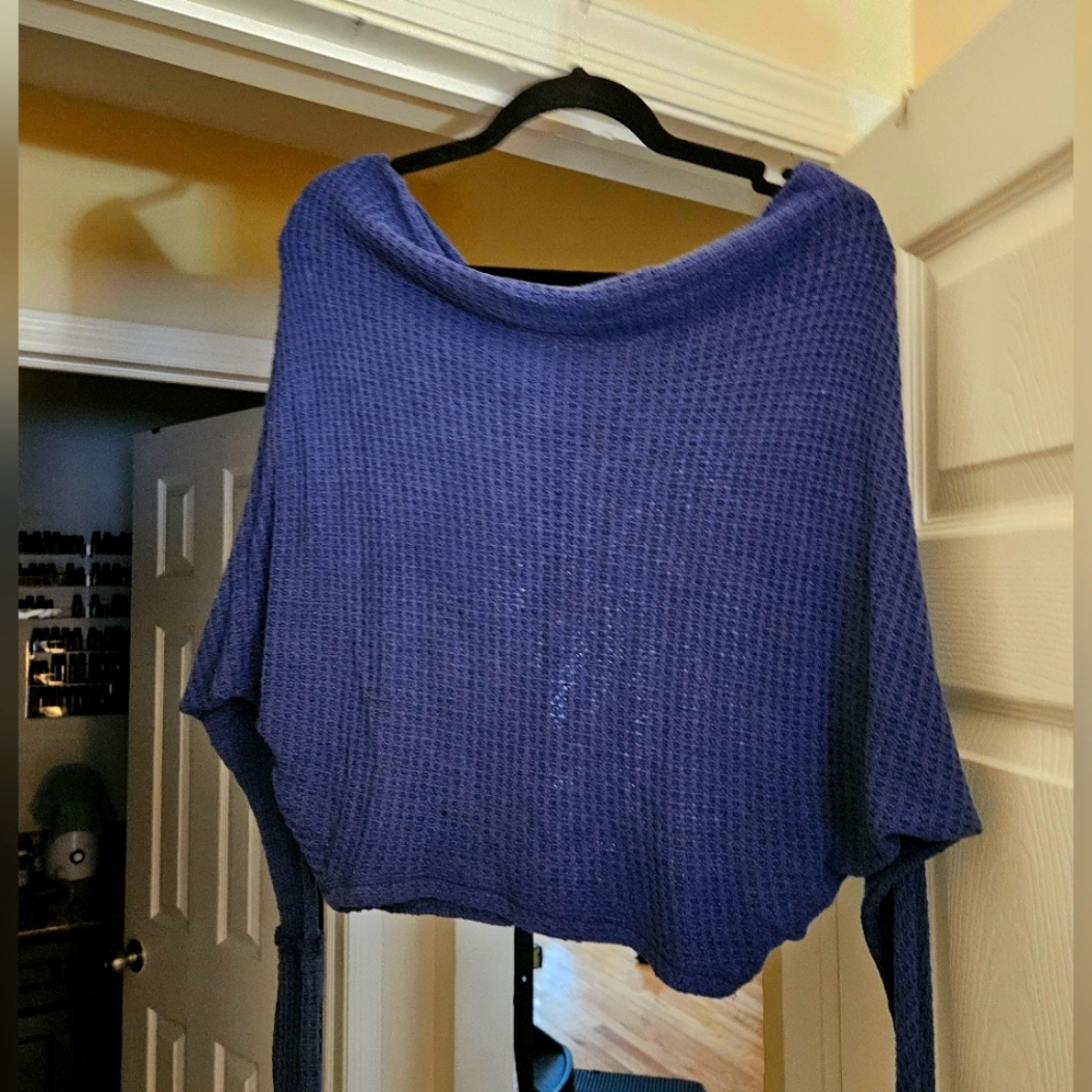 Vintage Free People Women's Blue Off Shoulder Batwing Sweater